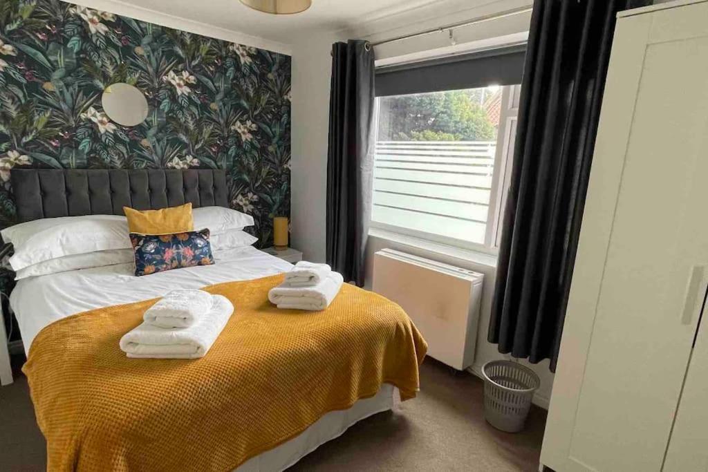 Cayton Village Hide Away Exterior photo